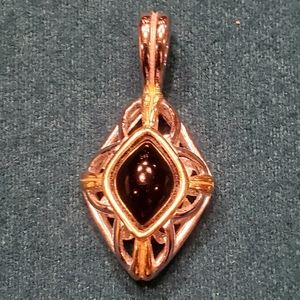 Pendant 2-Tone FREE w/ $15 purchase